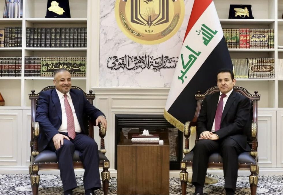 محافظ صلاح الدين يلتقي مستشار الأمن القومي لبحث تعزيز الاستقرار وإعادة النازحين