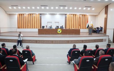 محافظ صلاح الدين يبحث تنفيذ قرارات التمليك وتغيير جنس الأراضي خلال اجتماع موسّع مع الإدارات المحلية