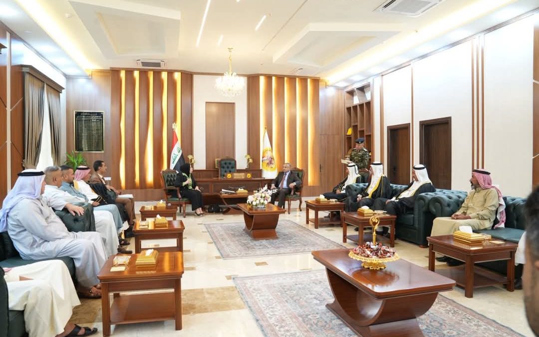 محافظ صلاح الدين يستقبل وفداً من قرى الحليوات ويؤكد إنفاذ قرارات القضاء وإعادة الحقوق